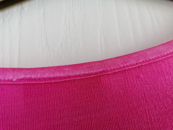 Essence Womens Top Size 18 To 20 Short Sleeved cerise pink relaxed fit plush - Picture 8 of 11